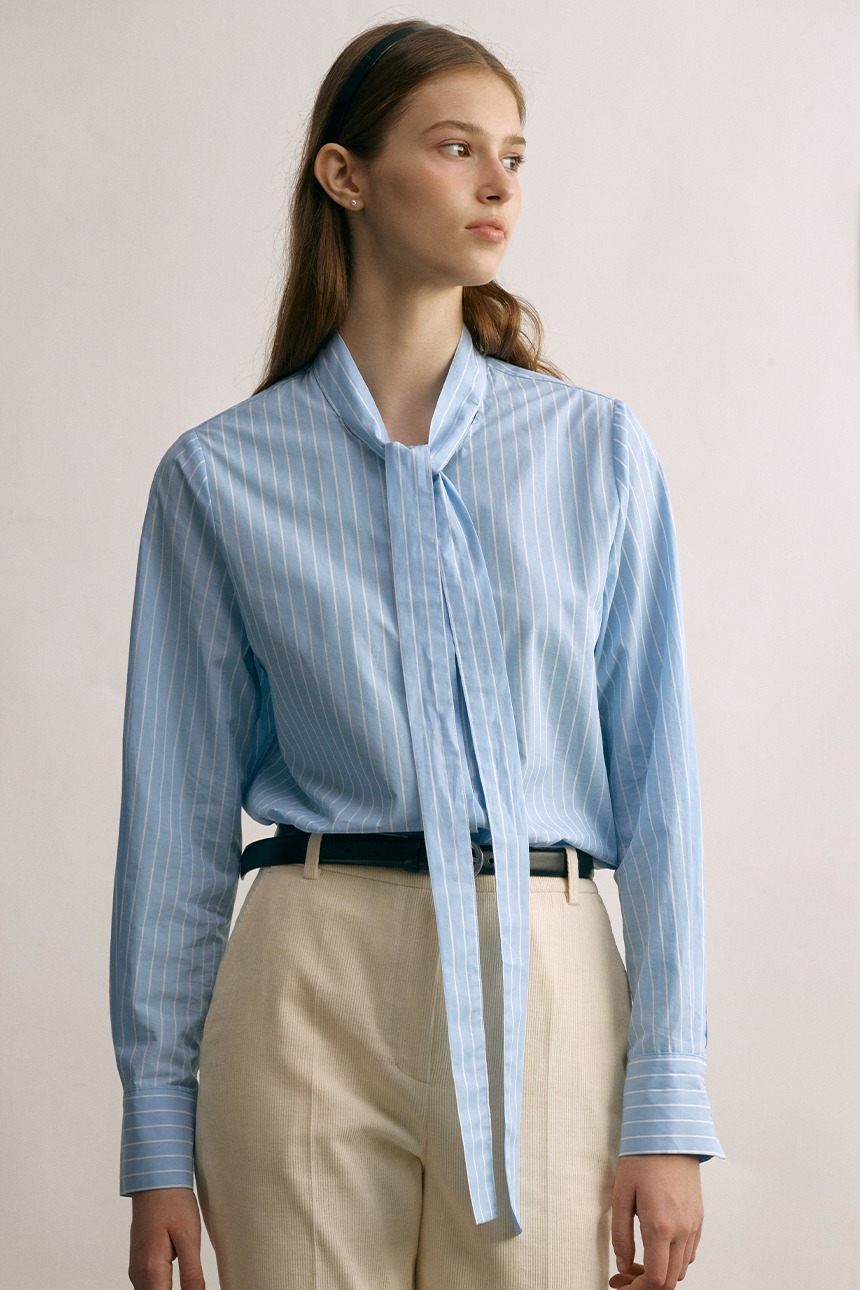 [박나언 착용]BATTERSEA Ribbon tie blouse (Blue stripe)